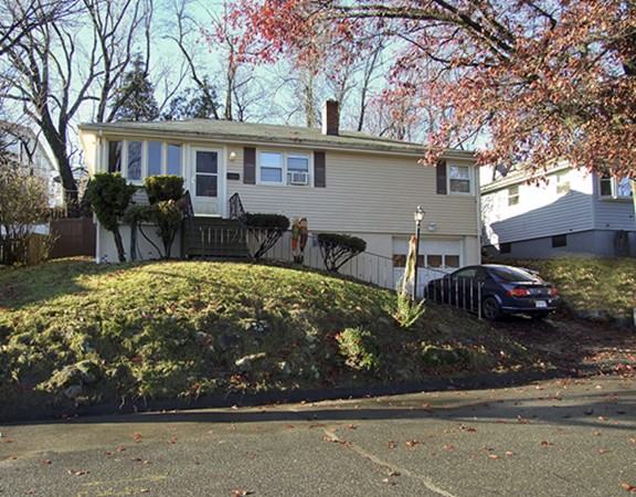 28 Kenberma Road Worcester, MA 01604 - Photo 1 of 19 Gallery Image 1