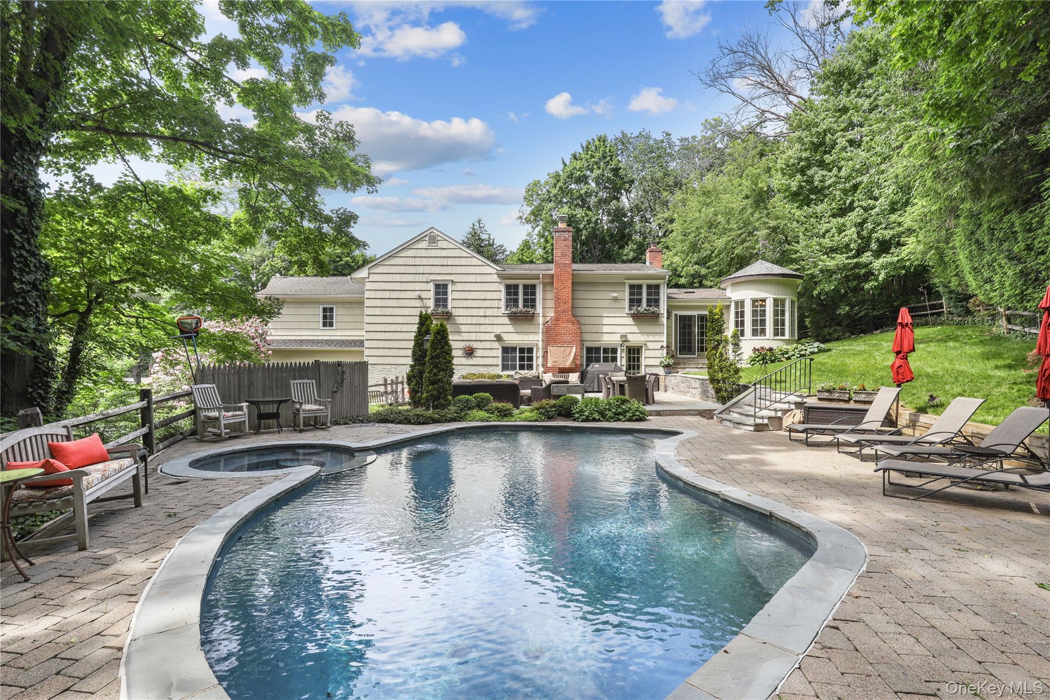 41 Lincoln Avenue Rye Brook, NY 10573 - Photo 1 of 38