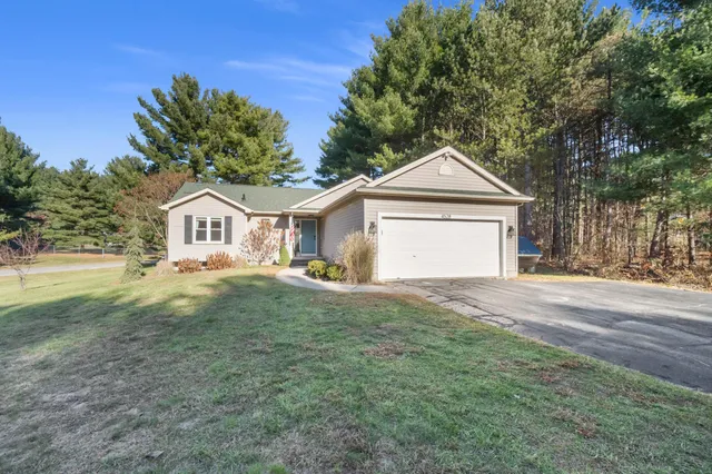 $310,000 | 4528 Spinnaker Lane, Pleasant Lake, MI 49272