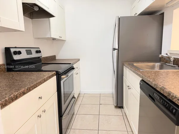 $1,880 | 4201 West McNab Road, Unit 16, Pompano Beach, FL 33069