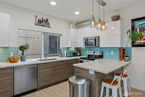 $3,500 | 6500 34th Avenue Southwest, Seattle, WA 98126
