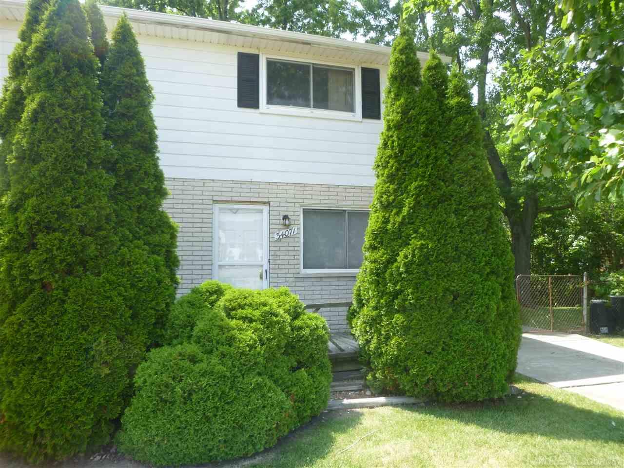 34071 Garfield Road Fraser, MI 48026 - Photo 2 of 12