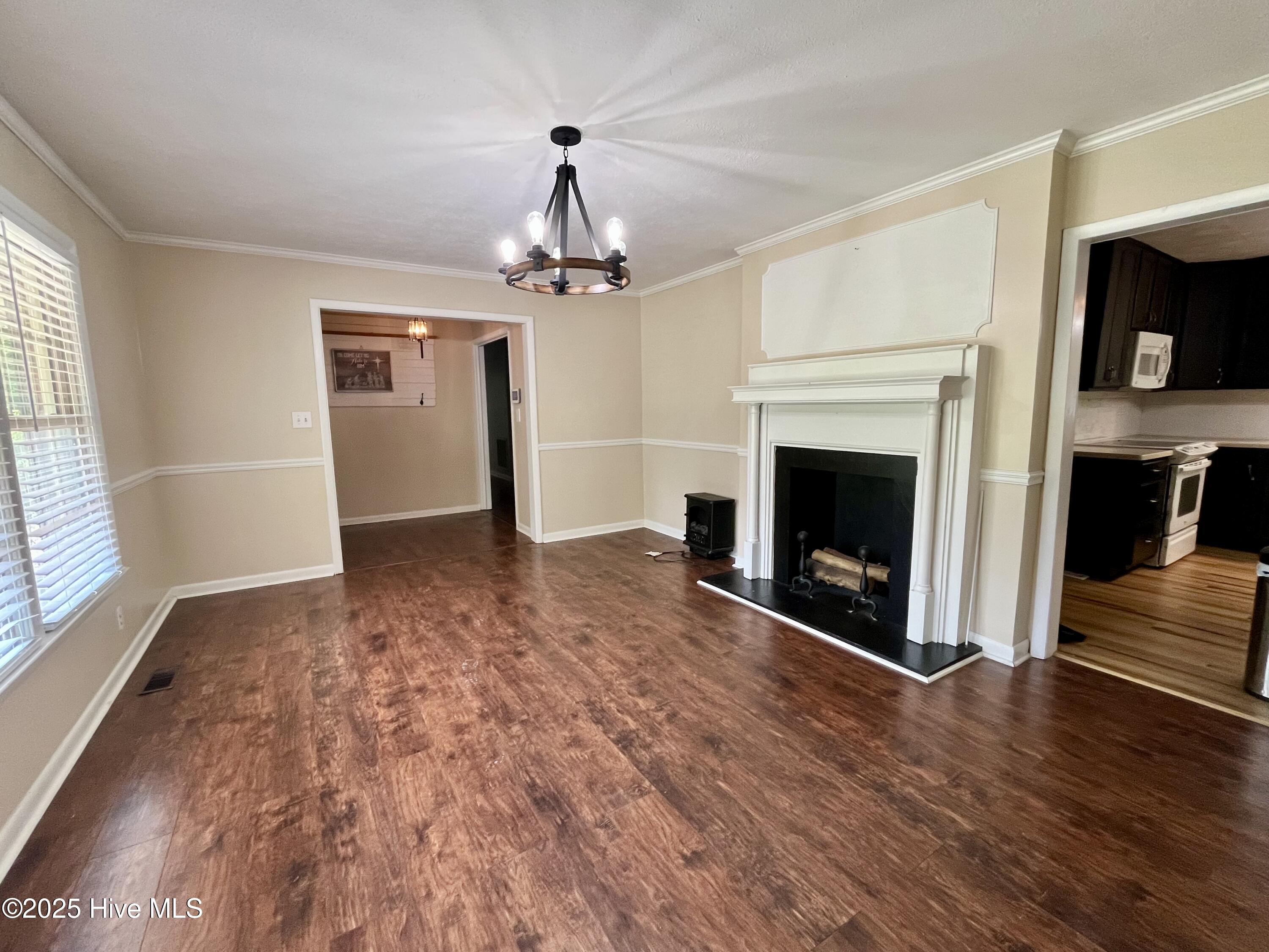 12460 Appin Road Laurinburg, NC 28352 - Photo 5 of 47 fireplace not usable