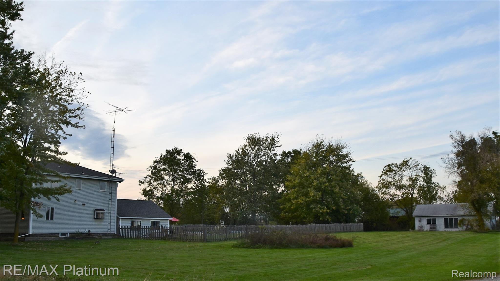 11209 Pittsburg Road Durand, MI 48429 - Photo 23 of 27 yard side.jpg