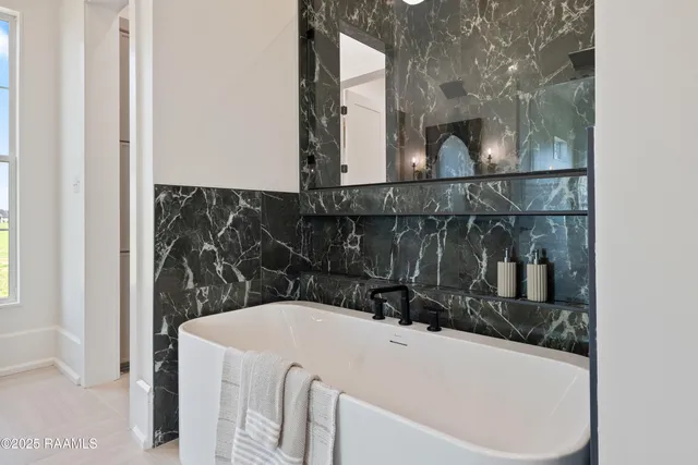 $1,068,500 | 207 Sabal Bnd Drive, Youngsville, LA 70592