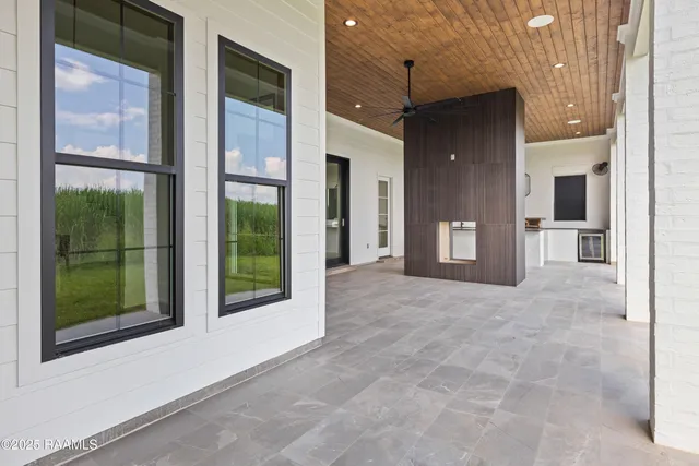 $1,068,500 | 207 Sabal Bnd Drive, Youngsville, LA 70592