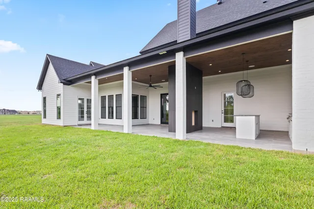 $1,068,500 | 207 Sabal Bnd Drive, Youngsville, LA 70592