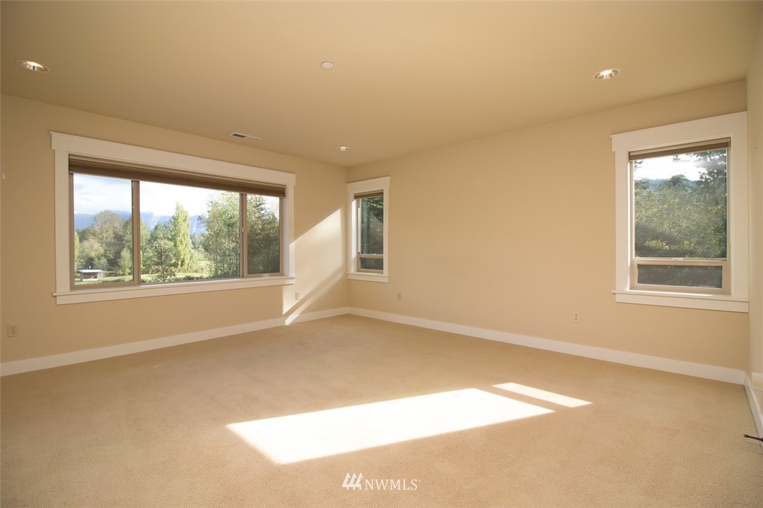 34132 Southeast David Powell Road Fall City, WA 98024 - Photo 19 of 25 Gallery Image 19