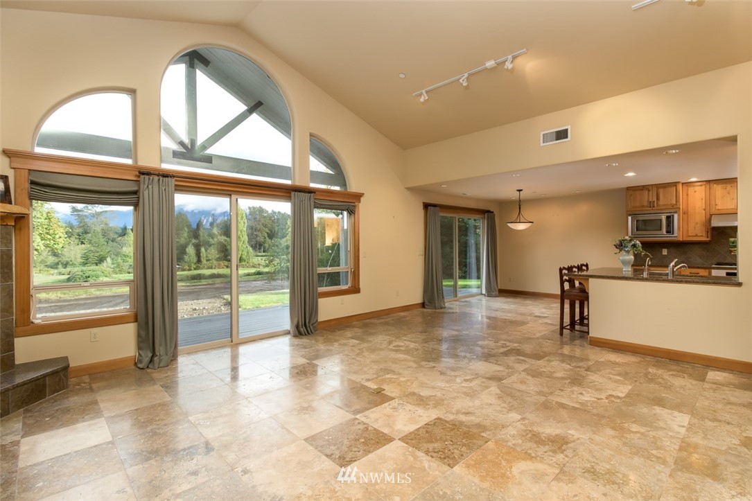 34132 Southeast David Powell Road Fall City, WA 98024 - Photo 6 of 25 Gallery Image 6