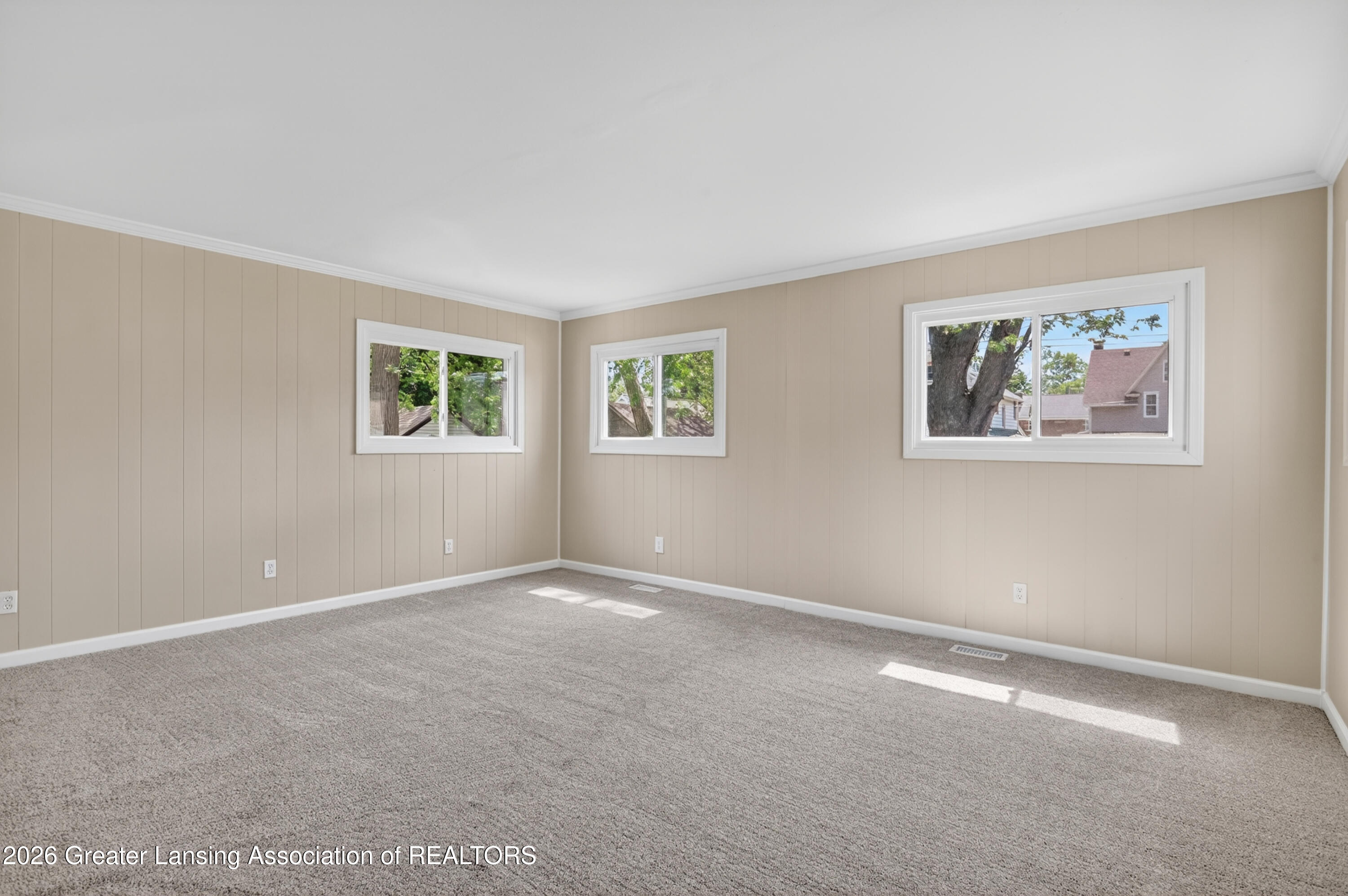 1615 Inverness Avenue Lansing, MI 48915 - Photo 25 of 43 Family Room 4