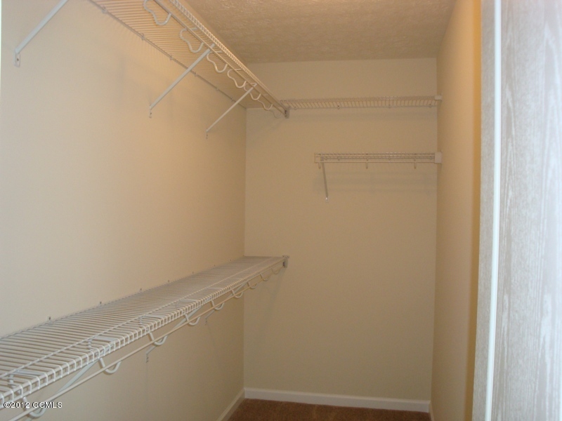 280 Station House Road New Bern, NC 28562 - Photo 11 of 13 Principal Bedroom Walk-in Closet