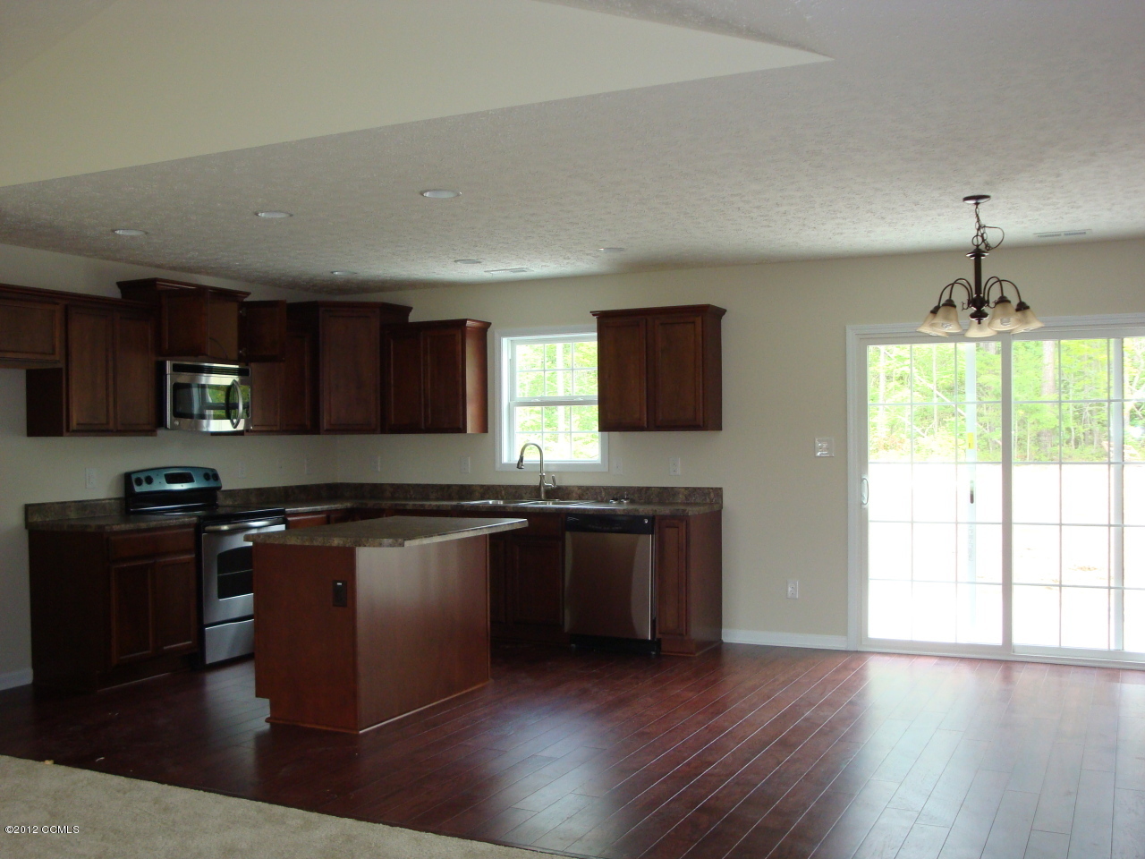 280 Station House Road New Bern, NC 28562 - Photo 6 of 13 Kitchen/Dining