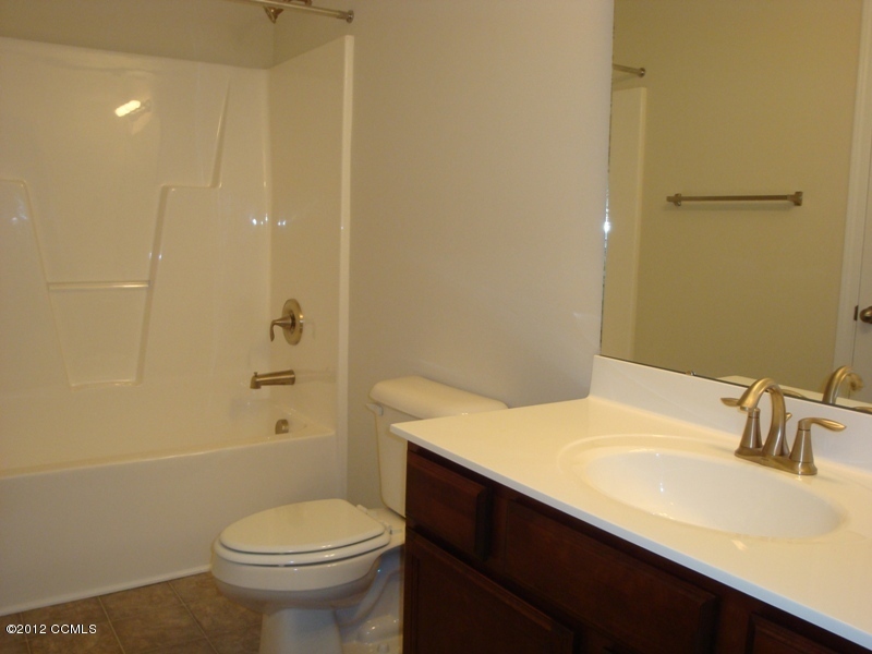 280 Station House Road New Bern, NC 28562 - Photo 10 of 13 Bathroom 2