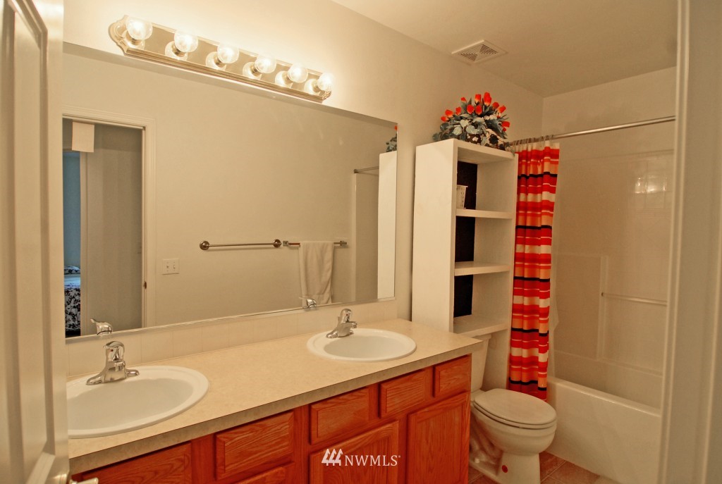17715 110th Place Southeast Renton, WA 98055 - Photo 14 of 15