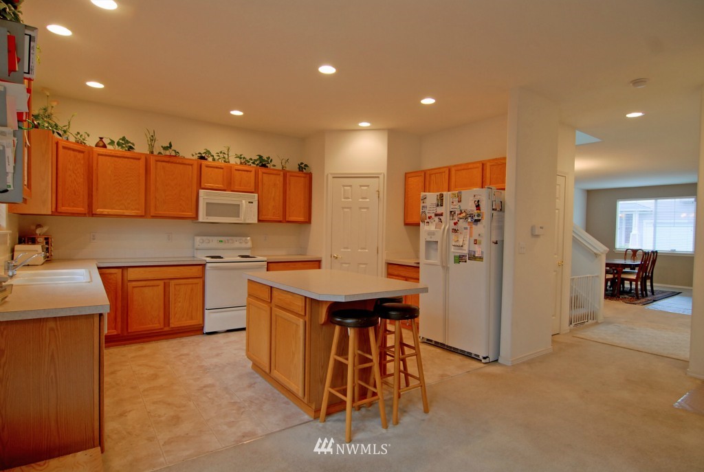 17715 110th Place Southeast Renton, WA 98055 - Photo 5 of 15