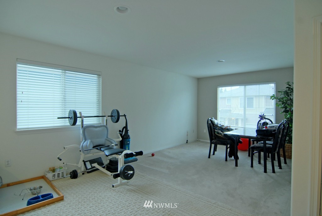 17715 110th Place Southeast Renton, WA 98055 - Photo 8 of 15