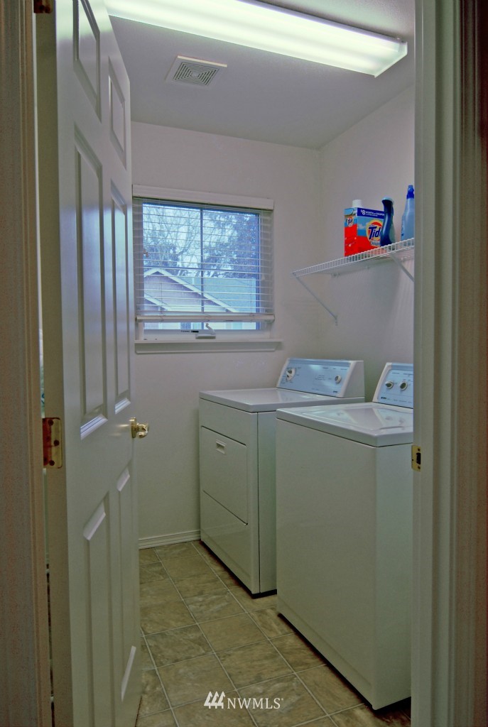 17715 110th Place Southeast Renton, WA 98055 - Photo 9 of 15