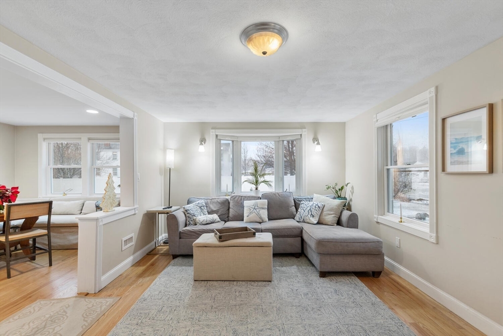 3 Summer Street Topsfield, MA 01983 - Photo 13 of 31