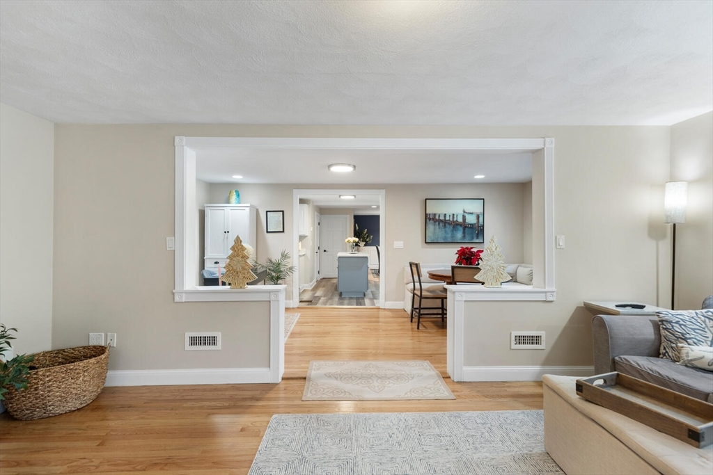 3 Summer Street Topsfield, MA 01983 - Photo 14 of 31