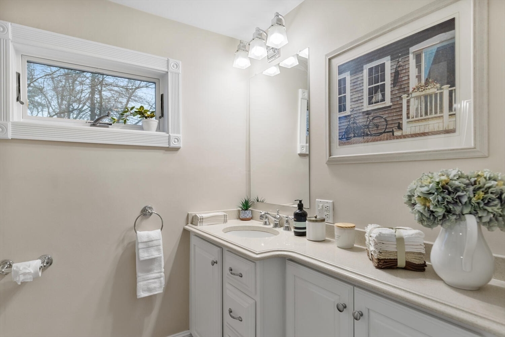 3 Summer Street Topsfield, MA 01983 - Photo 18 of 31