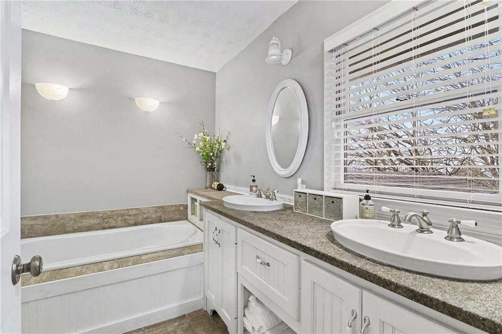 296 Fairview Court Jasper, GA 30143 - Photo 13 of 40