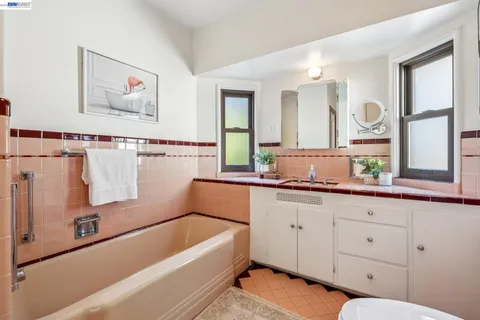 $1,078,000 | 976 Collier Drive, San Leandro, CA 94577