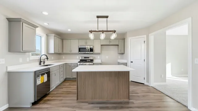 $359,900 | 310 Cottonwood Court, Markle, IN 46770