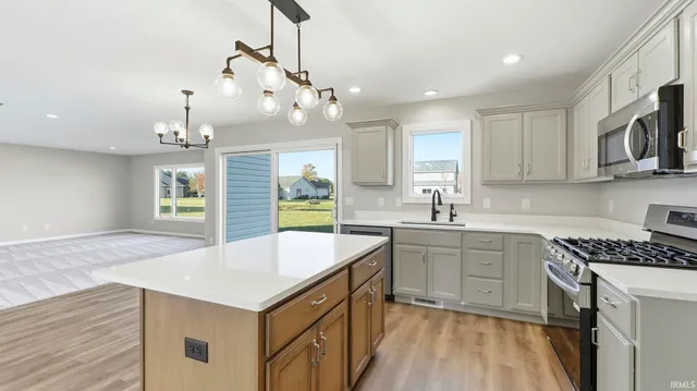 $359,900 | 310 Cottonwood Court, Markle, IN 46770