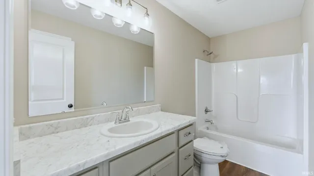 $359,900 | 310 Cottonwood Court, Markle, IN 46770