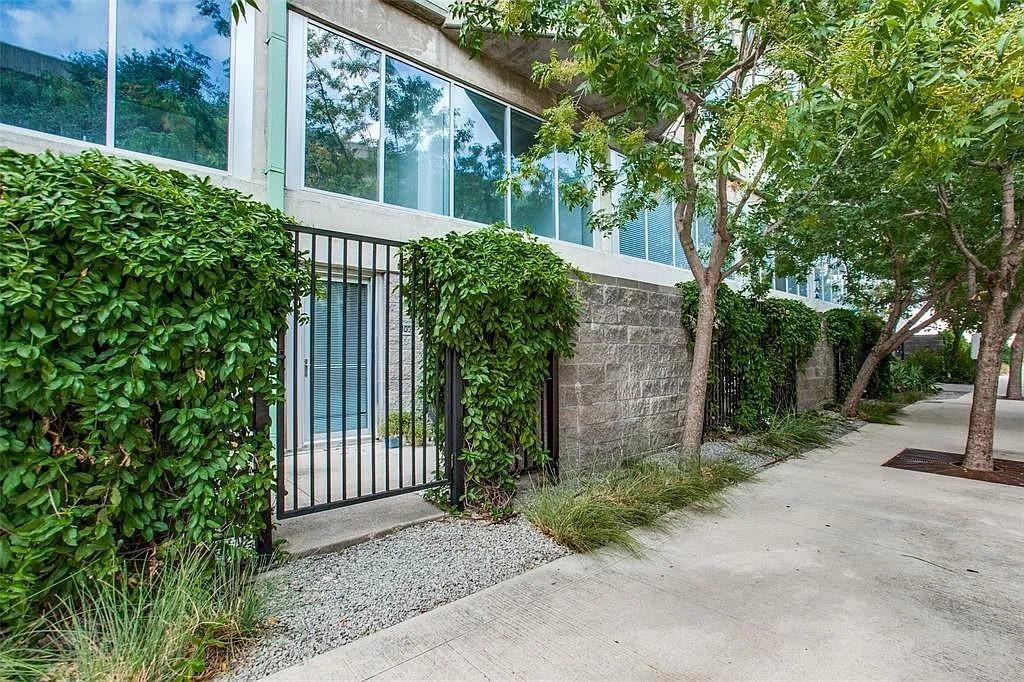 1001 Belleview Street, Unit 103 Dallas, TX 75215 - Photo 17 of 23