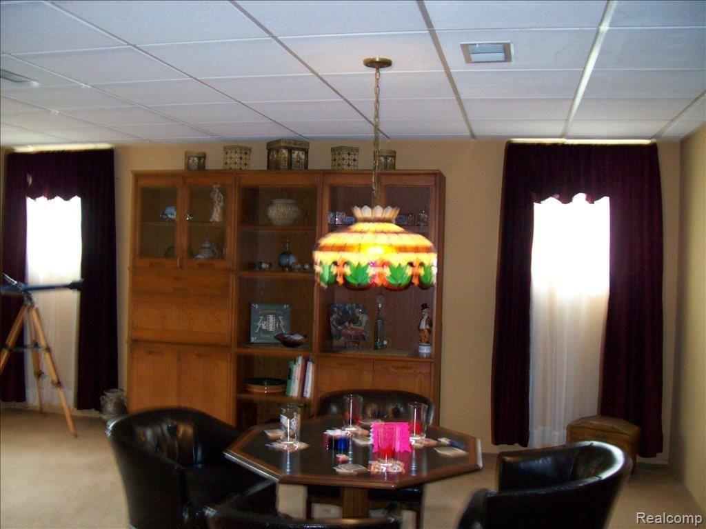 2435 Munster Road Rochester, MI 48309 - Photo 16 of 23 LOWER LEVEL FAMILY ROOM