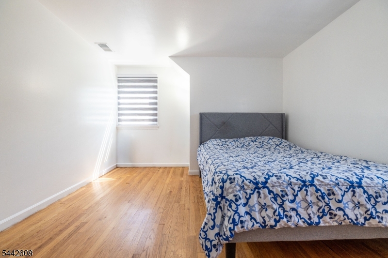 1758 Kenneth Avenue Union, NJ 07083 - Photo 24 of 34