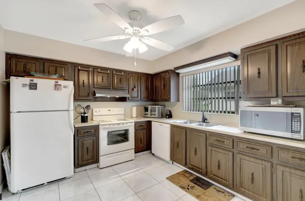 $2,250 | 4660 Greentree Place, Unit 105B, Boynton Beach, FL 33436