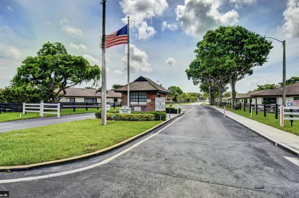 $2,250 | 4660 Greentree Place, Unit 105B, Boynton Beach, FL 33436