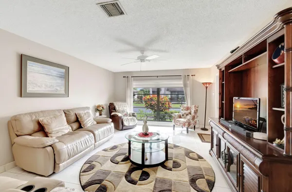 $2,250 | 4660 Greentree Place, Unit 105B, Boynton Beach, FL 33436