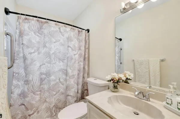 $2,250 | 4660 Greentree Place, Unit 105B, Boynton Beach, FL 33436