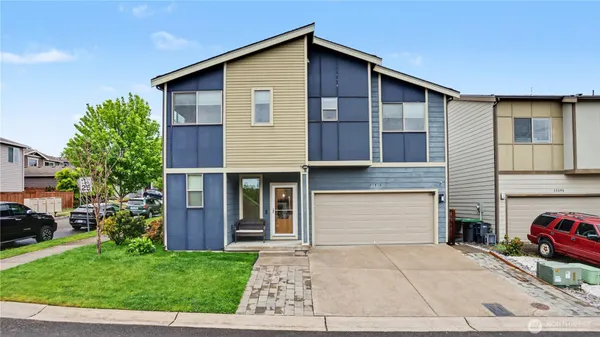 $3,650 | 22509 Southeast 283rd Street, Maple Valley, WA 98038