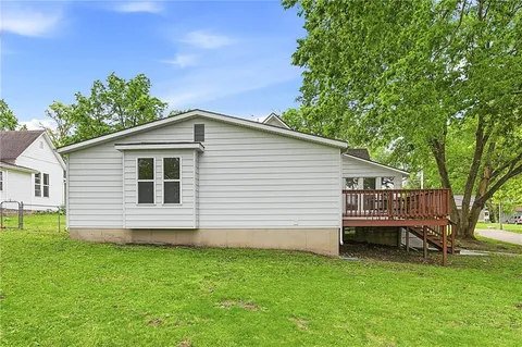 $325,000 | 328 East Main Street, Smithville, MO 64089