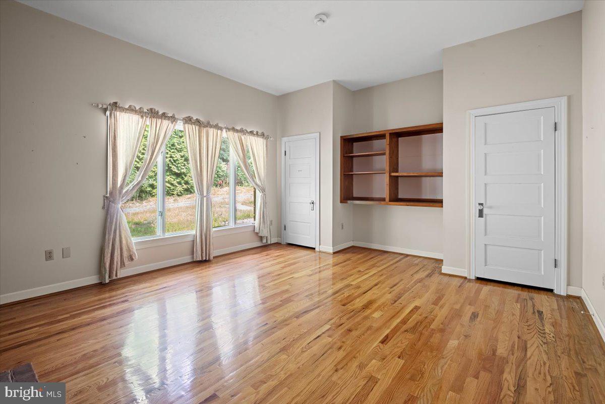 547 Apple Pie Ridge Road Winchester, VA 22603 - Photo 30 of 60 Guest Bedroom 3