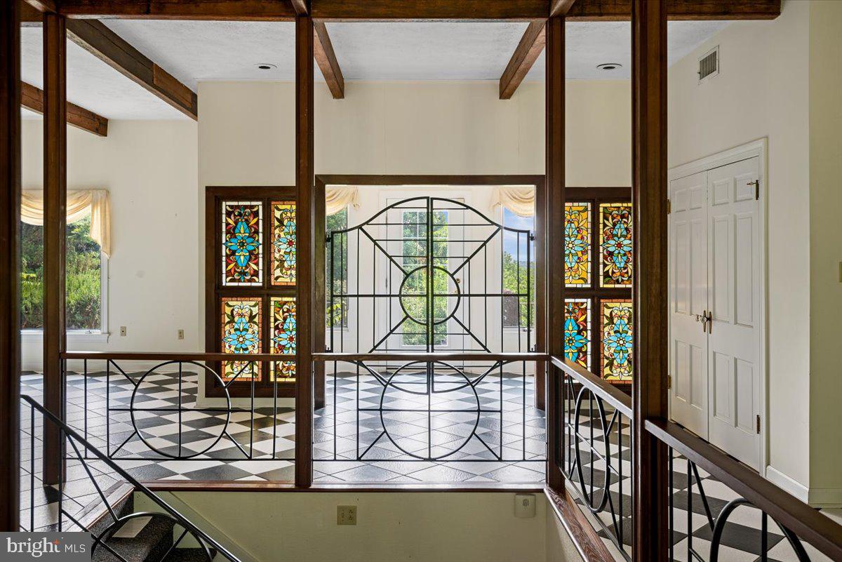 547 Apple Pie Ridge Road Winchester, VA 22603 - Photo 3 of 60 Foyer