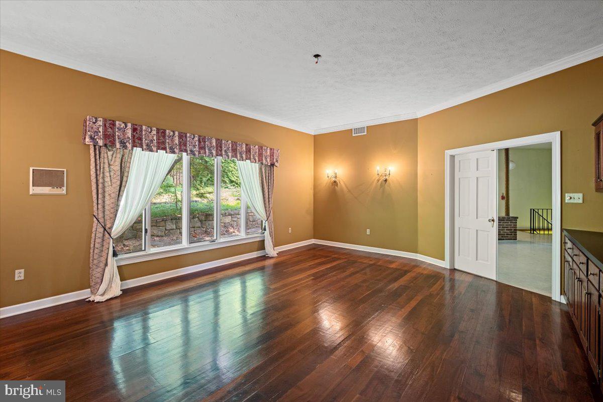 547 Apple Pie Ridge Road Winchester, VA 22603 - Photo 7 of 60 Dining Room