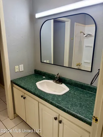 $100,000 | 15489 Highway 18, Raleigh, MS 39153