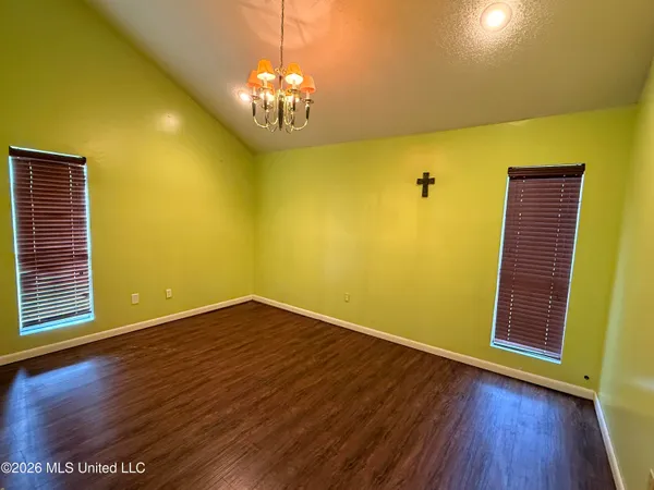 $100,000 | 15489 Highway 18, Raleigh, MS 39153