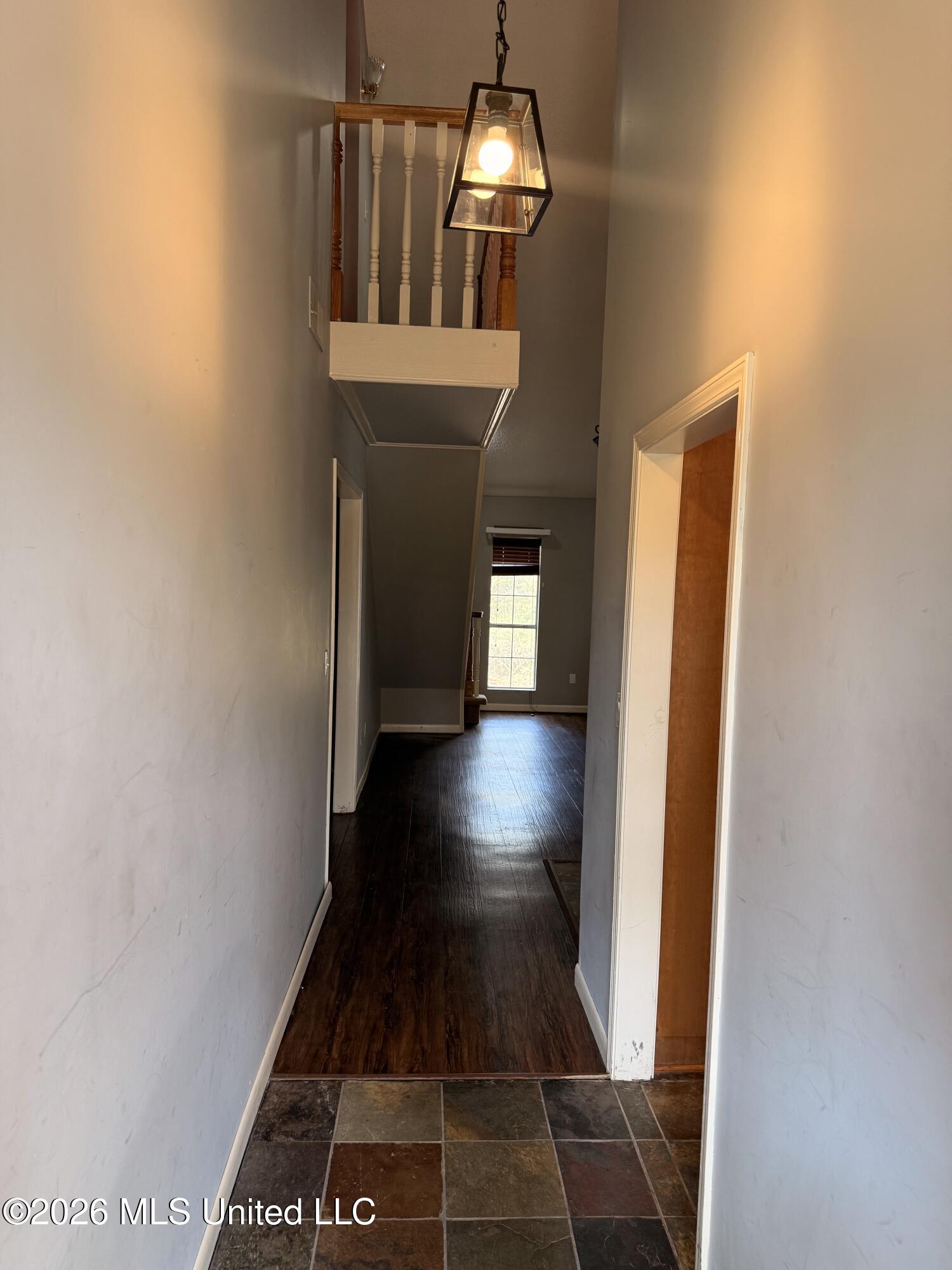 15489 Highway 18 Raleigh, MS 39153 - Photo 17 of 17 Entrance Hall