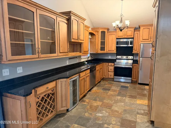 $100,000 | 15489 Highway 18, Raleigh, MS 39153