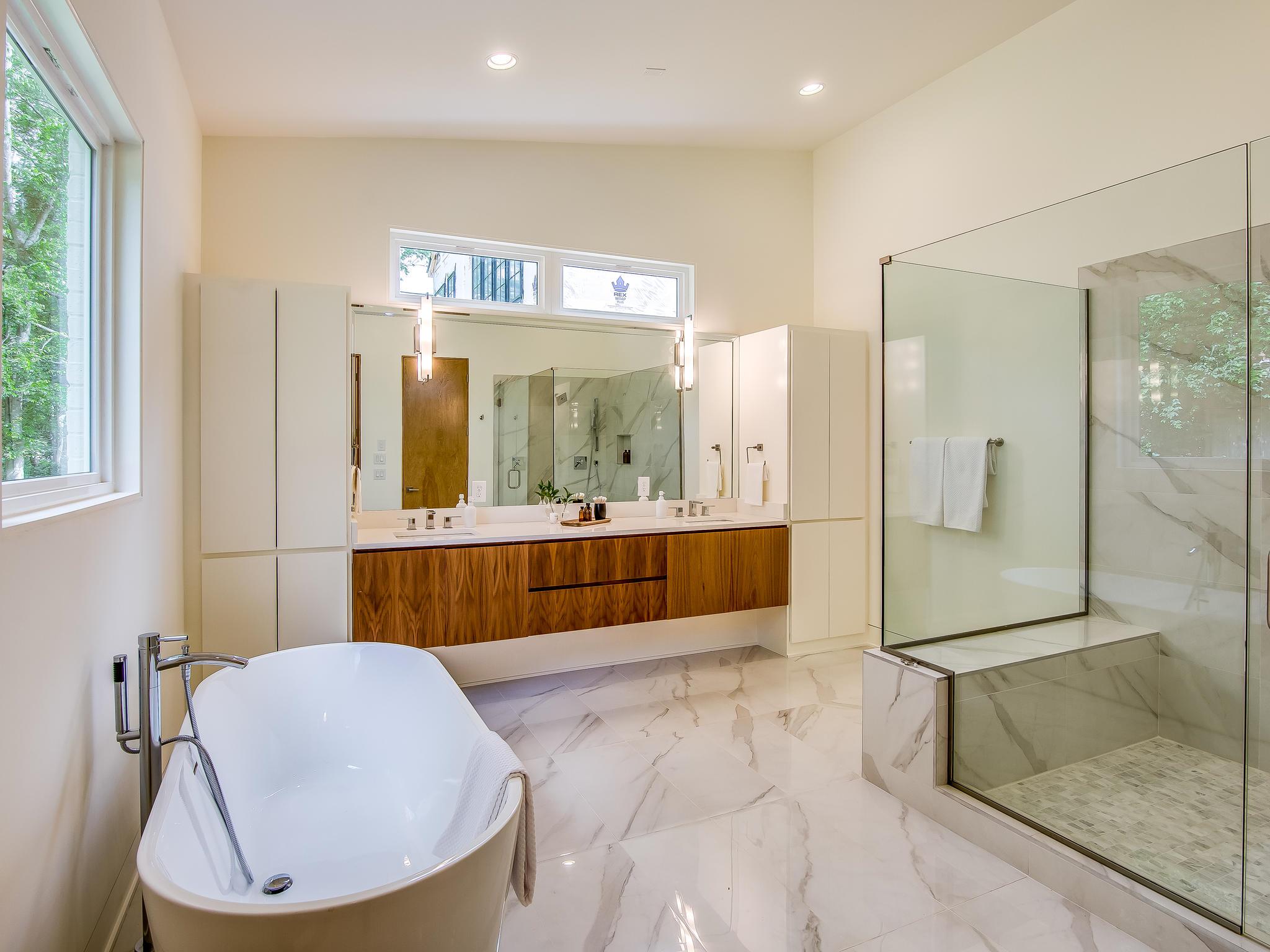 3419 A Hopkins Street Nashville, TN 37215 - Photo 9 of 22 Downstairs master bath