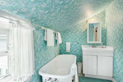 $2,895,000 | 177 Howland Road, Westport, MA 02790