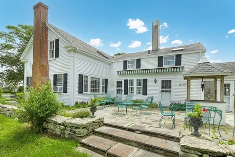 $2,895,000 | 177 Howland Road, Westport, MA 02790