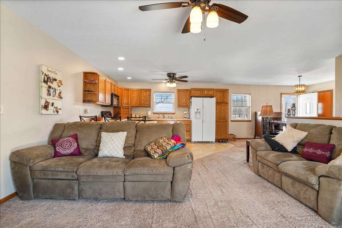 25704 Golden Pond Road Southeast Lone Tree, IA 52755 - Photo 7 of 27 Gallery Image 7