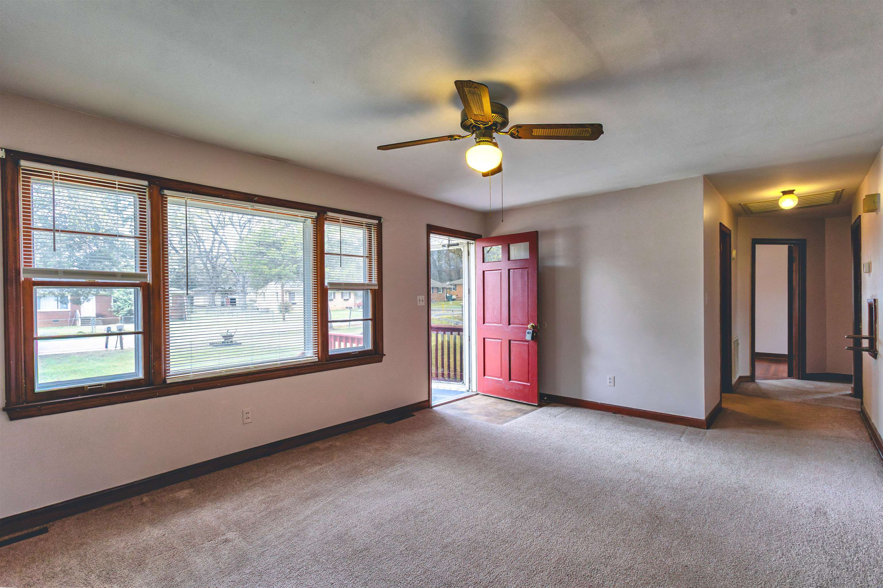 421 Colonial Avenue Gaffney, SC 29340 - Photo 2 of 30